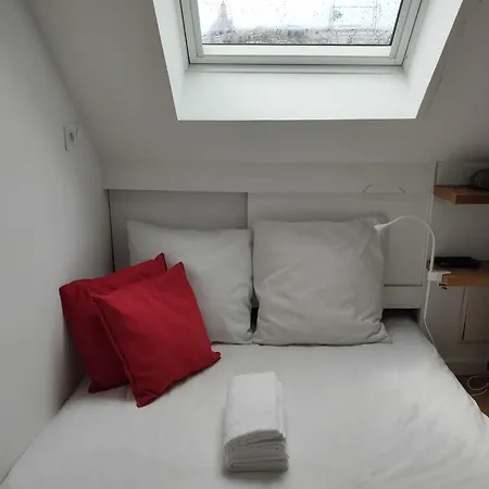 Vue Sur Sur La Place Maubert Joli Equipe Neuf Calme Clair Climatisation Ascenseur Apartmán